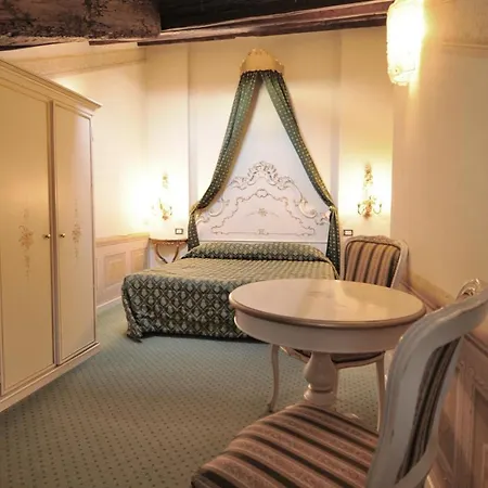 Hotel Mezzo Pozzo Venedig