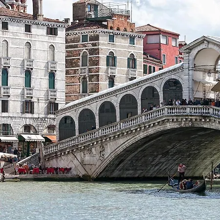 Mezzo Pozzo Otel Venedik