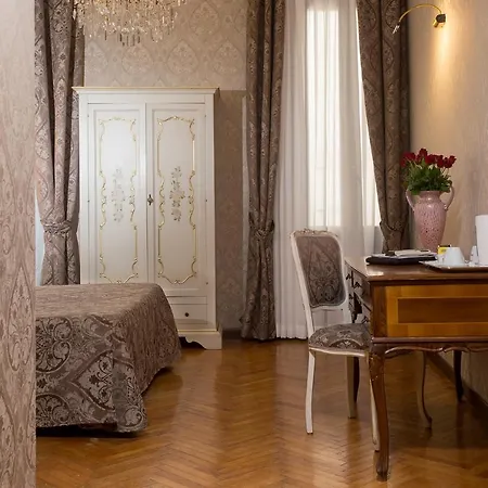 Hotel Mezzo Pozzo 2*