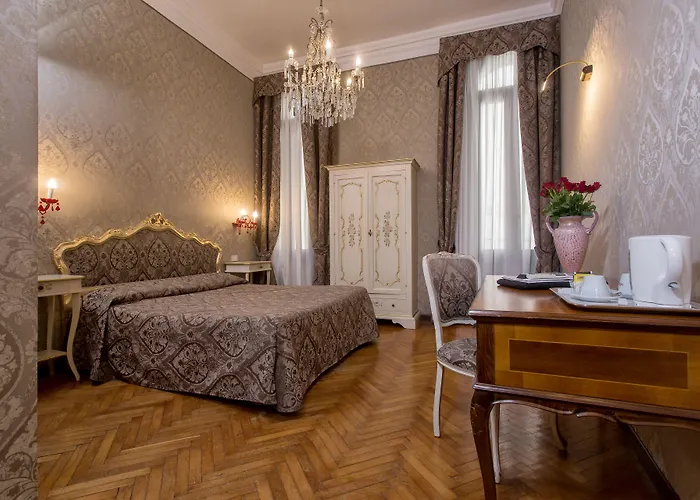 ホテル メッツォ ポッツォ 2*