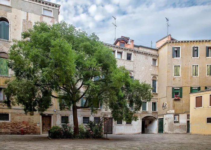 メッツォ ポッツォ ホテル 2*