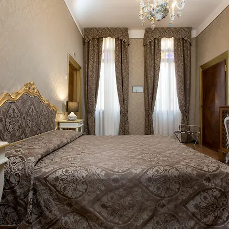 فندق Mezzo Pozzo 2*